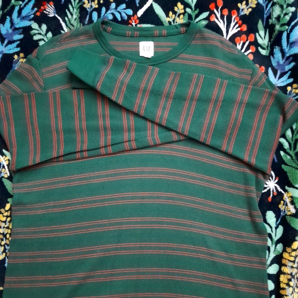A multi color long sleeve shirt from Gap